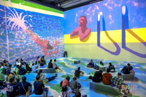 走进 David Hockney 上海沉浸式艺术展