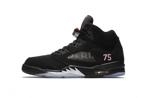 Paris Saint-Germain × Air Jordan 5 官方图片释出