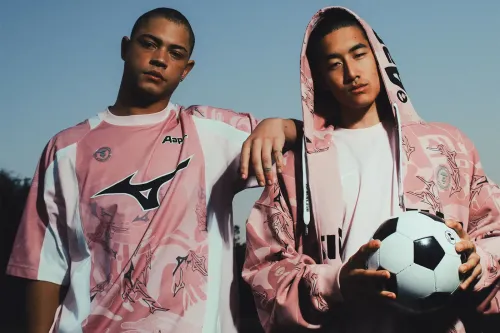 AAPE 携手 MIZUNO 推出全新联名系列