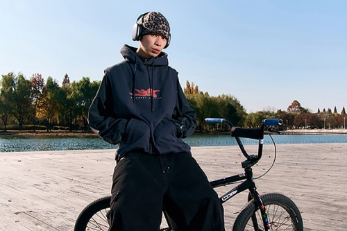 YESEYESEE 发布 2025 年秋冬季系列型录 Lookbook