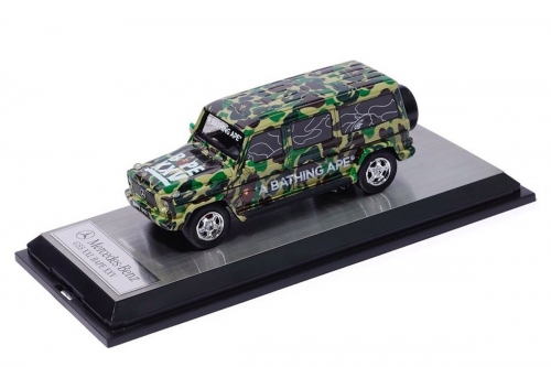 A BATHING APE × Schuco 迷彩 G-Class 玩具车