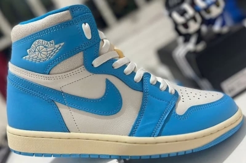 Air Jordan 1 High OG 最新复刻配色「UNC Reimagined」实鞋率先公开
