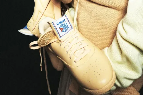 Celine 为 Reebok Freestyle Lo 鞋款注入巴黎风格新意