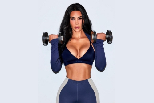 Kim Kardashian 出镜演绎 NikeSKIMS 2026 春季新品