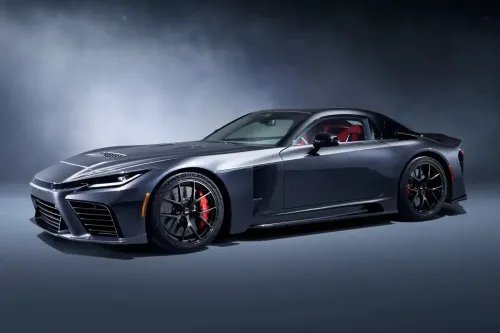 Toyota 将 V8 动力 GR GT 超级跑车带到英国作首次动态亮相