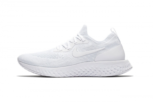 Nike Epic React Flyknit 全新「Triple White」配色鞋款上架