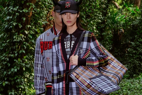 Burberry 正式发布 2021 中国新禧贺岁宣传大片