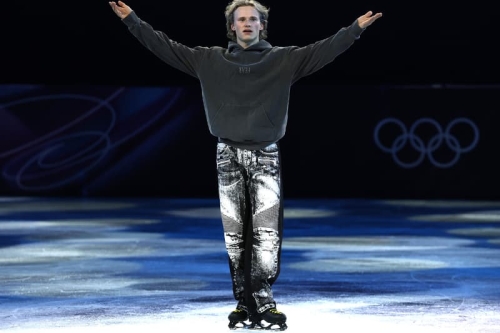 Ilia Malinin 以 1,100 美元 Balmain 牛仔裤震撼亮相 2026 冬季奥运