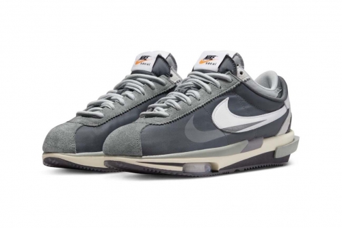 率先近赏 Sacai × Nike Cortez 4.0 最新联名配色「Grey」官方图辑