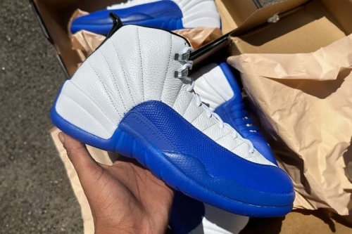 率先近赏 Air Jordan 12 全新配色「Blueberry」鞋款