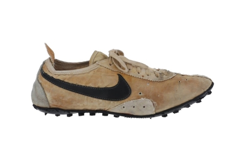 田径名将 Paul Talkington 亲着 Nike Moon Shoes 现于 Goldin Auctions 拍卖