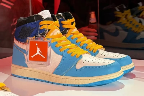 Union LA × Air Jordan 1 High OG 最新联名配色「UNC Royal」鞋款率先曝光