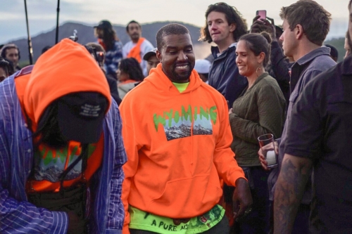 独家揭晓 Kanye West Wyoming 新专辑试听会周边商品