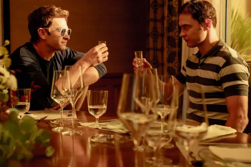 Andrew Garfield 在 Luca Guadagnino《Artificial》首支预告中饰演 Sam Altman