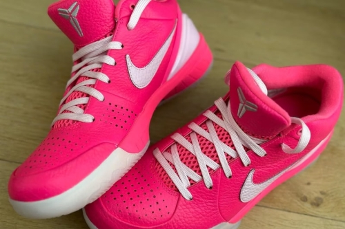 Vanessa Bryant 再曝光 Nike Kobe 4 Protro 全新情人节主题粉色 PE 鞋款