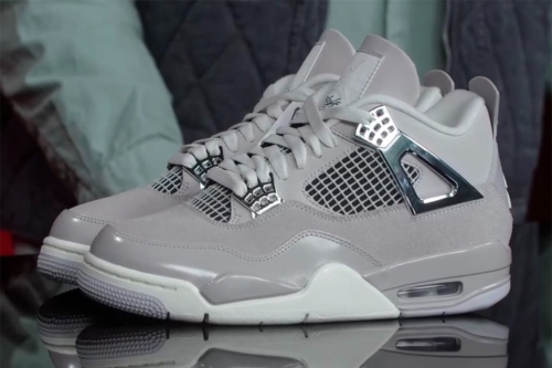 率先近赏 Air Jordan 4 全新女性专属配色「Frozen Moments」鞋款