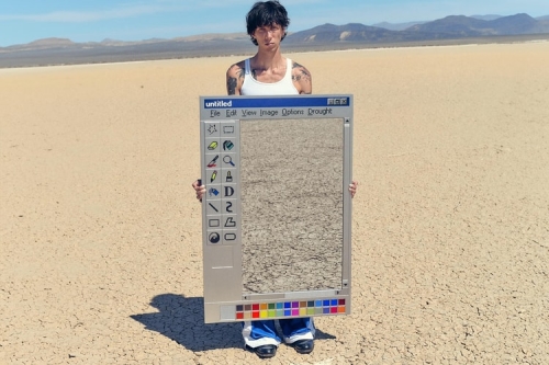 怀旧科技美学！Drought 正式推出「小画家」造型镜子