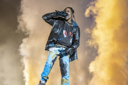 踩踏意外酿 8 人死亡，Travis Scott 遭控告「煽动混乱」