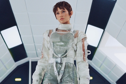 时尚外星冒险之旅！Zendaya 出镜 On 全新形象广告《Zone Dreamers》