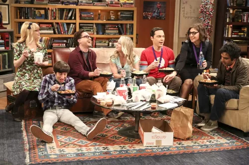 人气情境喜剧《生活大爆炸 The Big Bang Theory》宣布推出全新衍生剧