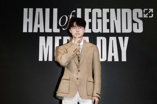 Faker 成为《英雄联盟》名人堂首位入选者