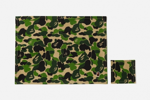 A BATHING APE 推出 ABC CAMO 餐垫