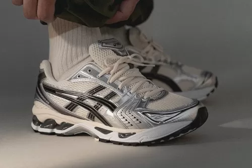 ASICS GEL-KAYANO 14 最新配色「Cream/Black」鞋款发布