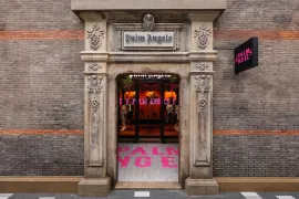 走进 Palm Angels 上海张园快闪空间