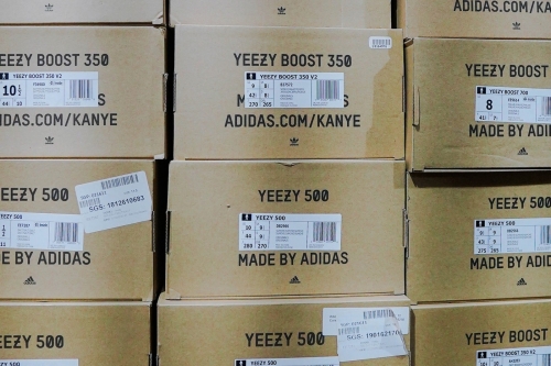 载有 1,100 双 adidas YEEZY 鞋款的失窃货车在 Portland 被寻获