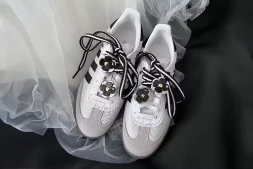 梦幻芭蕾主题，adidas Samba 全新版本「Lace」率先曝光