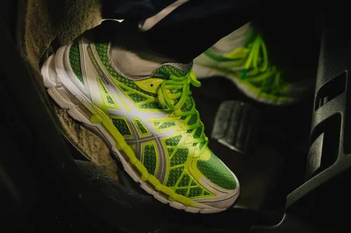 UP THERE 携手 ASICS 推出荧光 GEL-KAYANO 20「Safety Yellow」鞋款