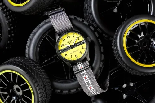 Seiko 5 Sports 联乘 Honda 推出 Motocompo 45 周年限量腕表