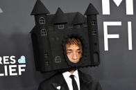 Jaden Smith 格莱美奖配戴「吸血鬼城堡」头饰要价 $4,600 美元