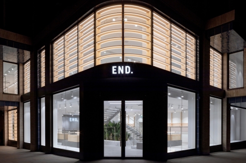 END. 任命前 PRADA 高层为新任 CEO