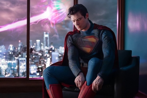 James Gunn 首次公开 David Corenswet 饰演 DCU 新任「超人 Superman」剧照