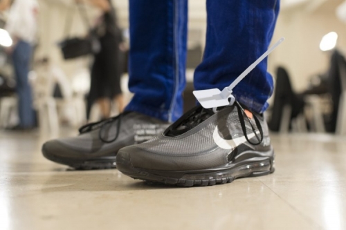 Off-White 分享全新 Nike Air Max 97 黑色联名版本细节照