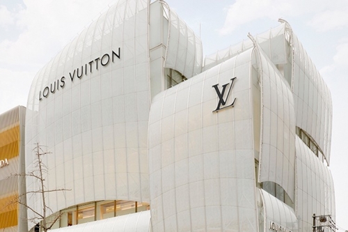 率先走进 Louis Vuitton 大阪御堂筋全新旗舰店