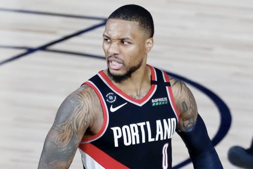 Damian Lillard 9 颗三分球豪取 61 分击退 Mavericks 率队挺进西区第八种子