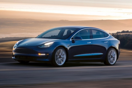 Tesla Model 3 更新后获 Consumer Reports 改评为「推荐」