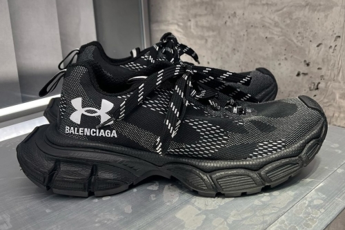 率先近赏 Balenciaga × Under Armour 2025 最新春季联名鞋款