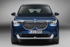 宝马 BMW 正式揭晓全新「对角线格栅」车头设计 2025 年款 X3 车型