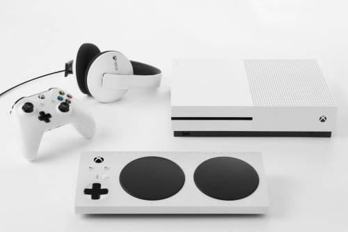 Xbox 全新游戏手柄 Adaptive Controller 现已接受预购