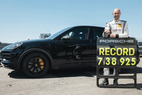 保时捷 Porsche 全新高性能 Cayenne 车型打破 Nürburgring 赛道单圈纪录