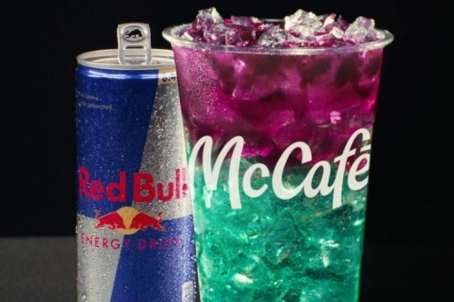 McDonald’s × Red Bull 首款联名能量饮品「Dragonberry Energizer」正式登场
