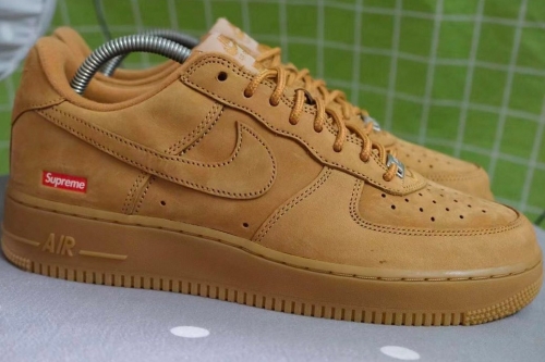 Supreme × Nike Air Force 1 最新配色「Wheat」联名鞋款率先曝光