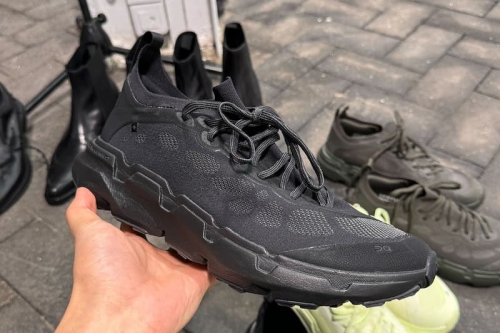 深度近赏 Post Archive Faction × On Cloudsoma 联名球鞋