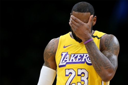 Anthony Davis 及 LeBron James 率领之 Lakers 今日惨输 Celtics 32 分