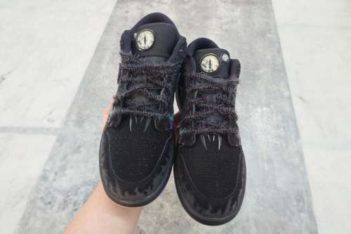 Air Jordan 1 Low 万圣节主题配色「Black Cat」鞋款率先曝光