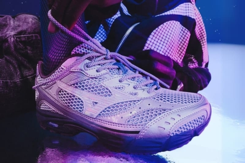 极光遇上航天美学：Mizuno MXR 全新系列「Space Lights」登场