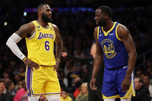 消息称 Golden State Warriors 于交易大限前曾寻求交易 LeBron James 可能性